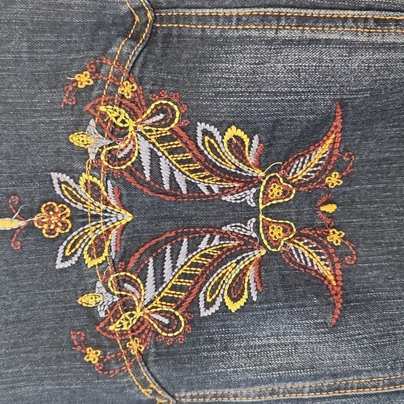 Denim Jacket With Embrodery - Picture 4 of 4